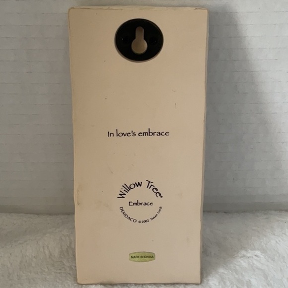 Willow tree in love’s embrace - Picture 2 of 2